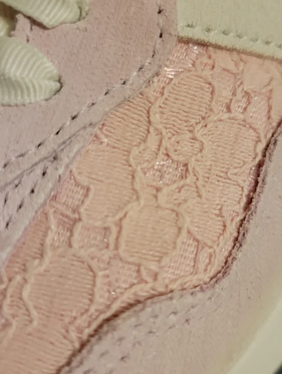 New Balance 327 Women's Pink Lace Accent with 'N' Logo ,size 7.very rare ! - Picture 10 of 15